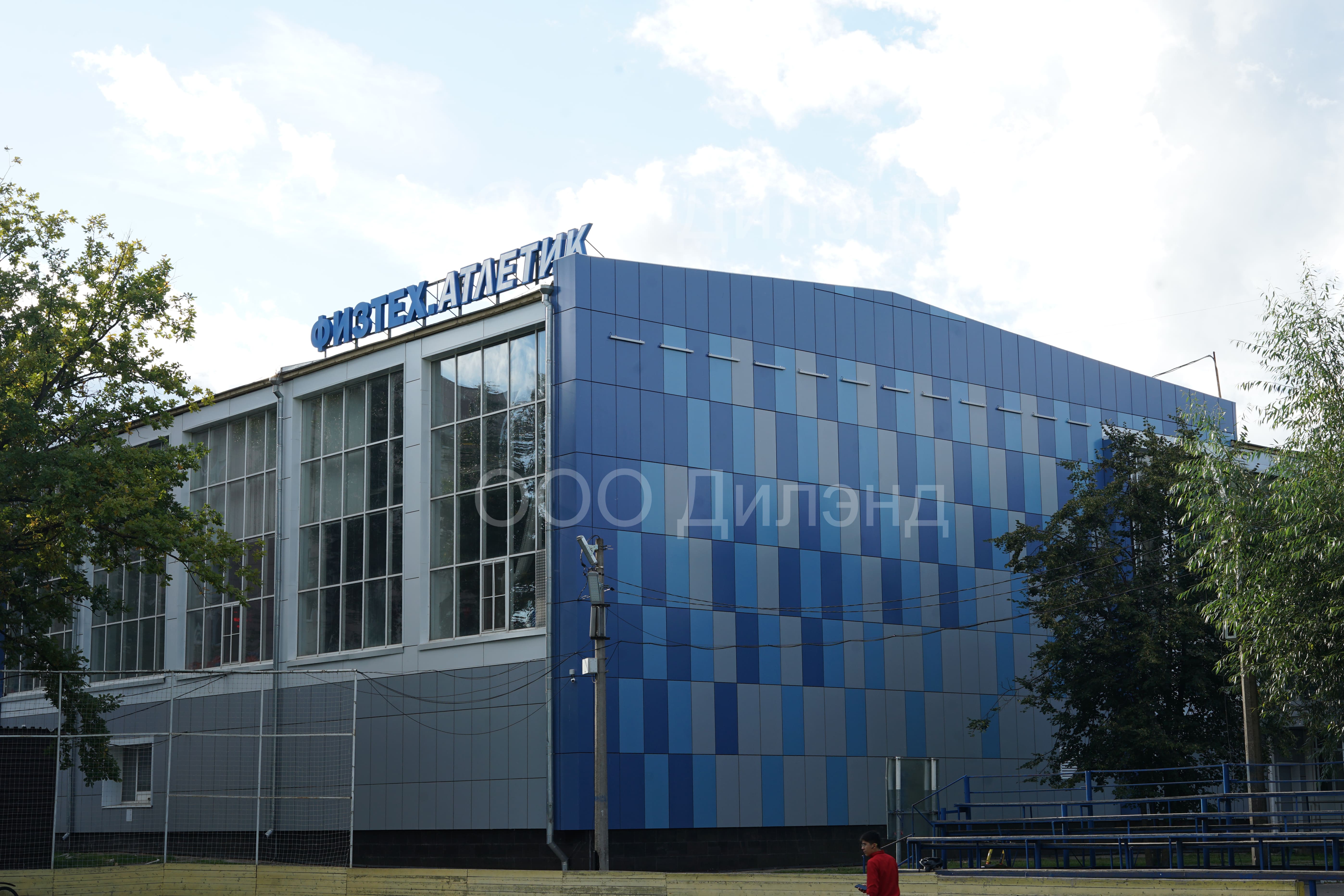 Вентилируемый фасад с облицовкой алюминиевыми композитными панелями