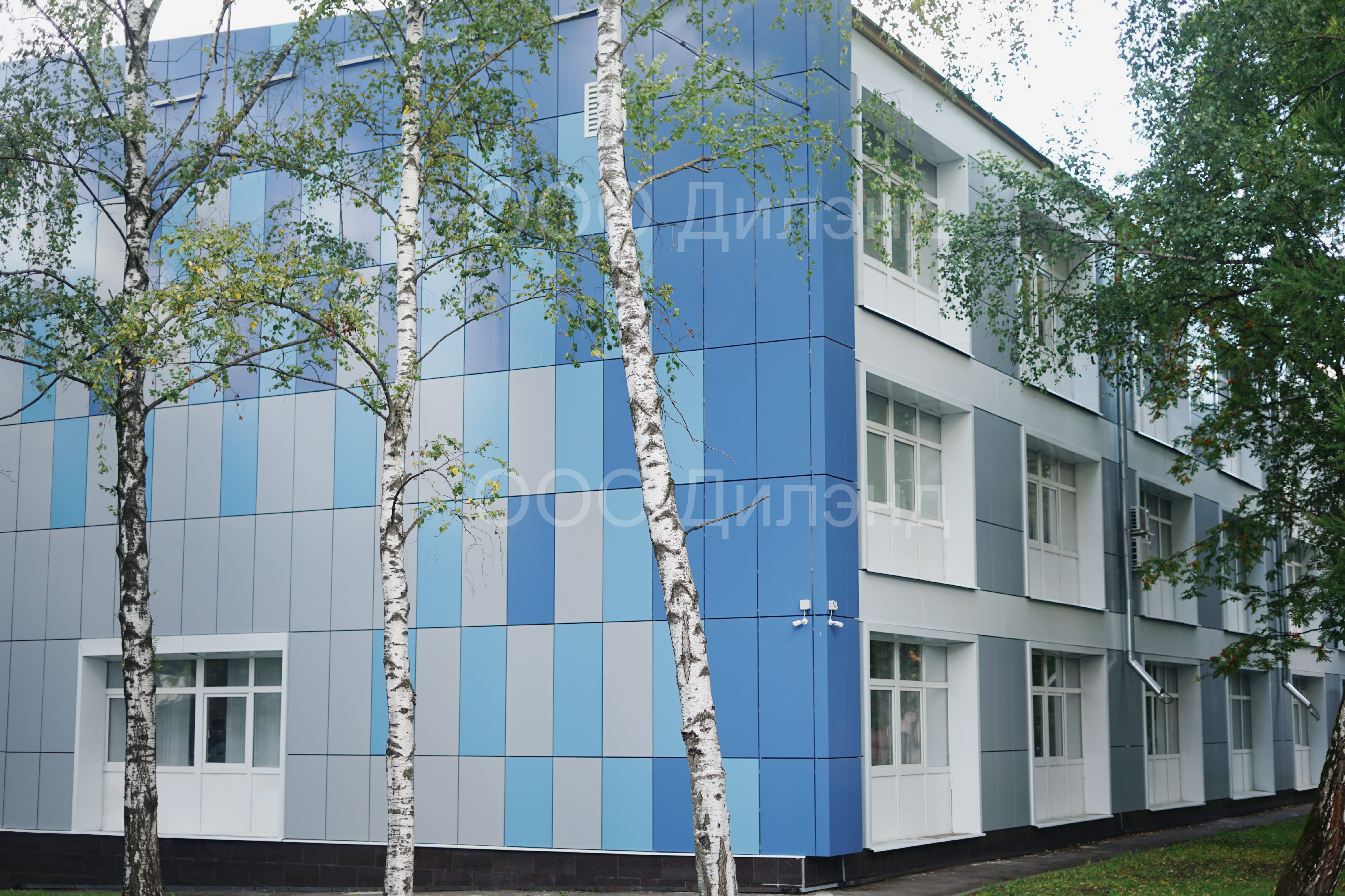 Вентилируемый фасад с облицовкой алюминиевыми композитными панелями